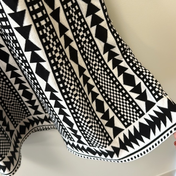 Nina Leonard • Geometric Print Sweater Dress • Sz S - Picture 5 of 13